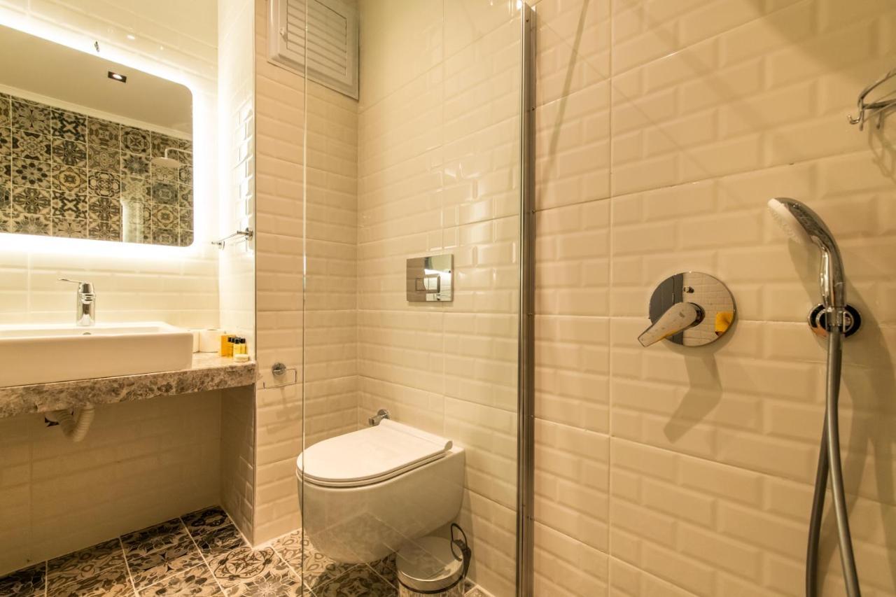 Leonis Hotel คาช ภายนอก รูปภาพ